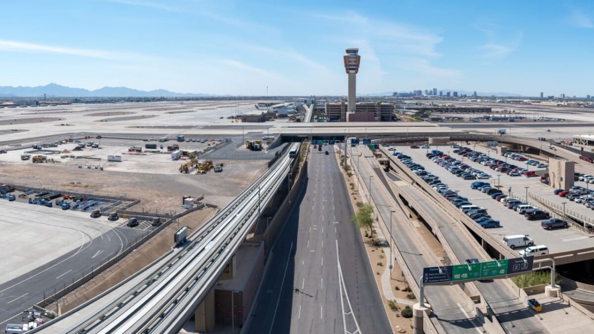 Best & Easiest 6 Car Rental at Phoenix International Airport A